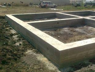Constructions and arrangement of the foundation for a private house What should be the foundation of the house