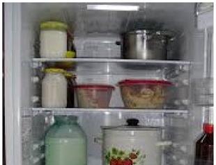 Why can't you put hot food in the refrigerator? Can you put hot food in the freezer?