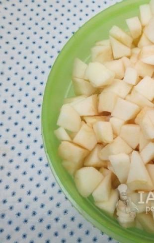 Рецепт приготовления пирожков с яблоками из дрожжевого теста на кефире Яблочные пирожки